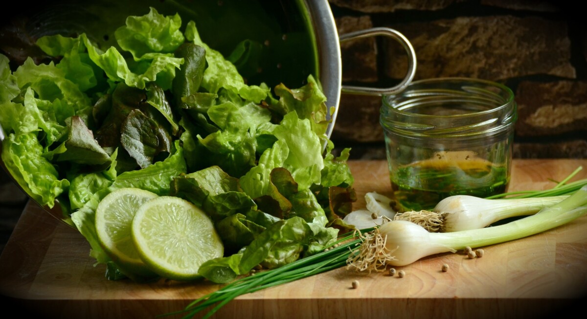green-salad-1498632_1920 Sunne fristelser med fargerike grønnsaker og urter